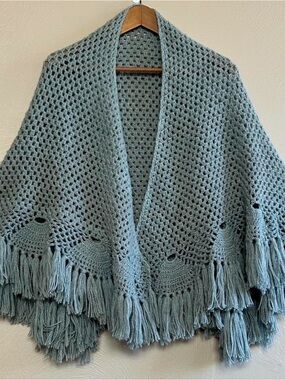 Handmade Crochet Long Fringe Detail Open Shawl Fan Stitch Lace Border Gray Color